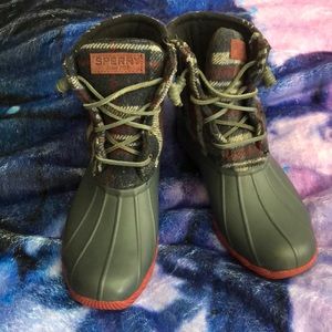 Great Deal Sperry waterproof boot size 7 with plaid see pics good condition!